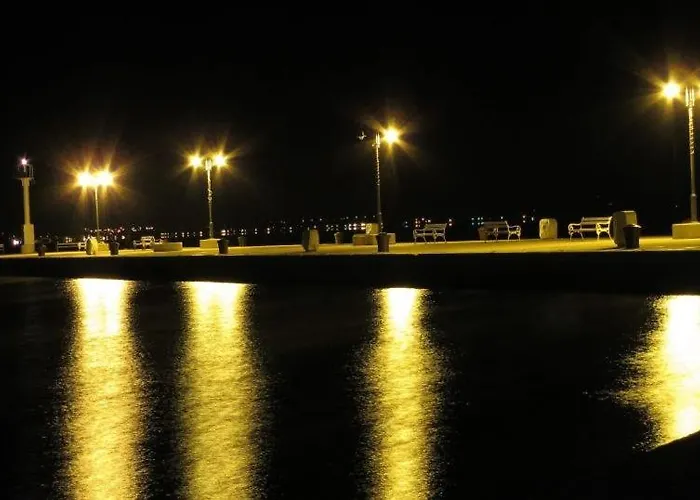 דירה In With Balcony, W-lan, Washing Machine זלארין